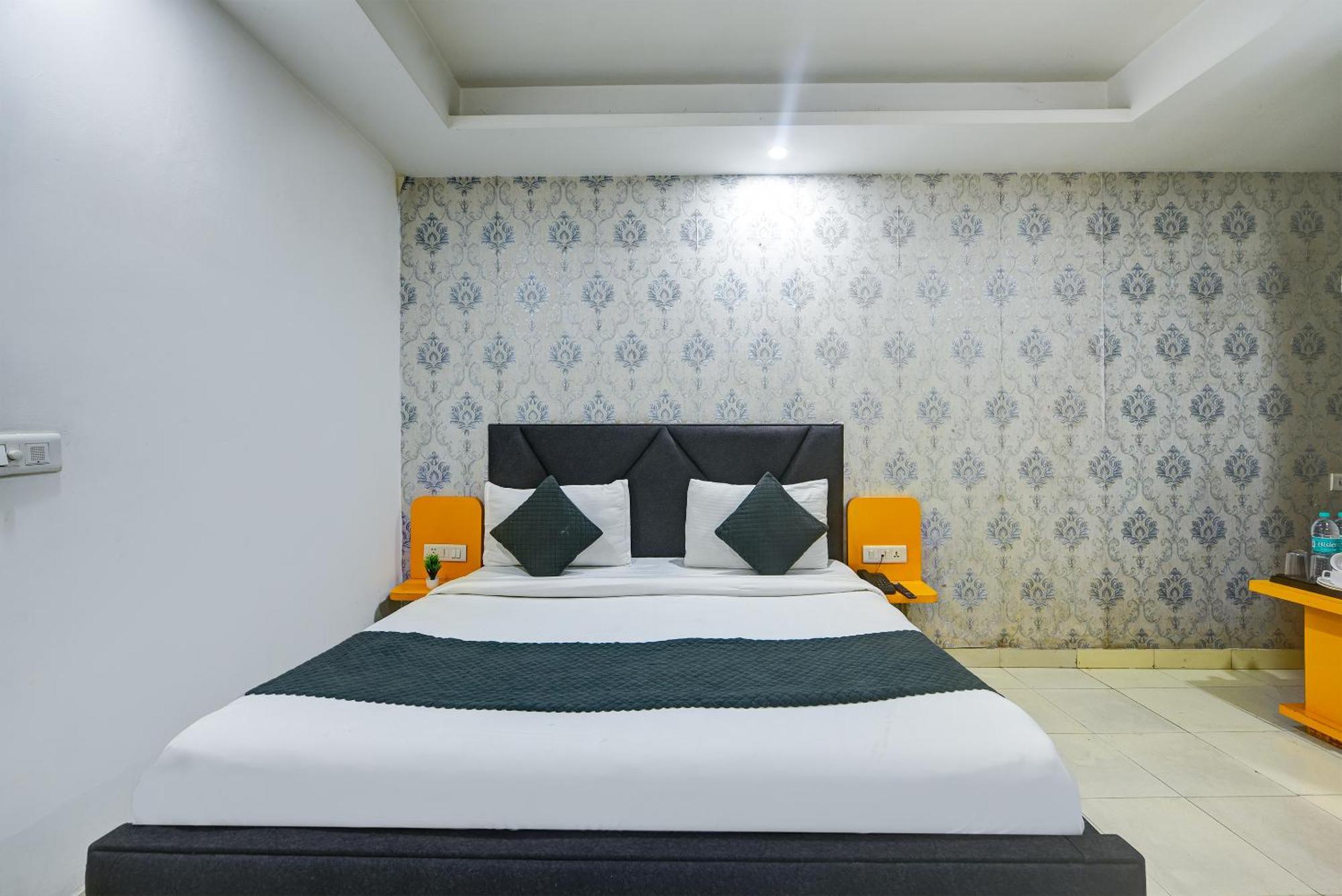 Hotel Kelvish Free Airport Pickup New Delhi Extérieur photo